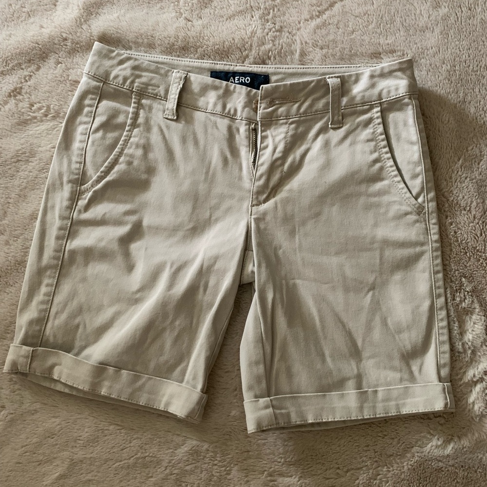 Uniform Shorts Tan-Aero ( 1 available) - size 000